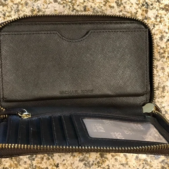 Michael Kors Jet Set Brown Zip Around Wallet Wristlet - Picture 5 of 8